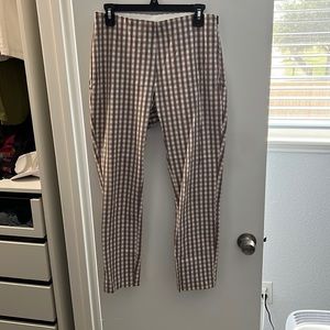 Pleated, checkered trousers